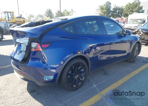 2021 Tesla Model Y Standard Range Rear-Wheel Drive z USA, uszkodzony, nr VIN 5YJYGDED7MF118071